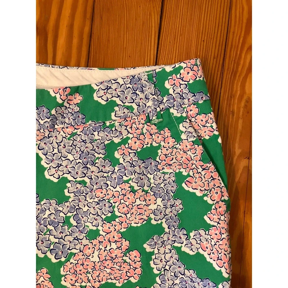 Crown & Ivy Shorts Size 8‎ CAROLINE Women's Hydrangea Floral Pockets
